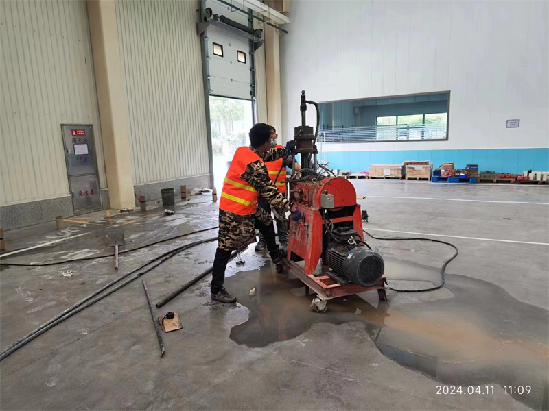 化隆厂房地面下沉塌陷注浆加固施工